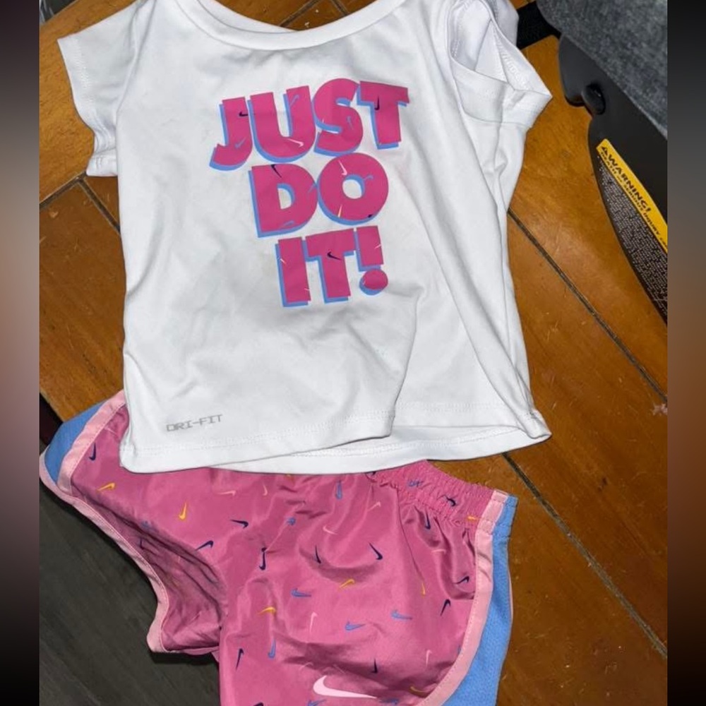 Nike White and Pink Toddler Outfit